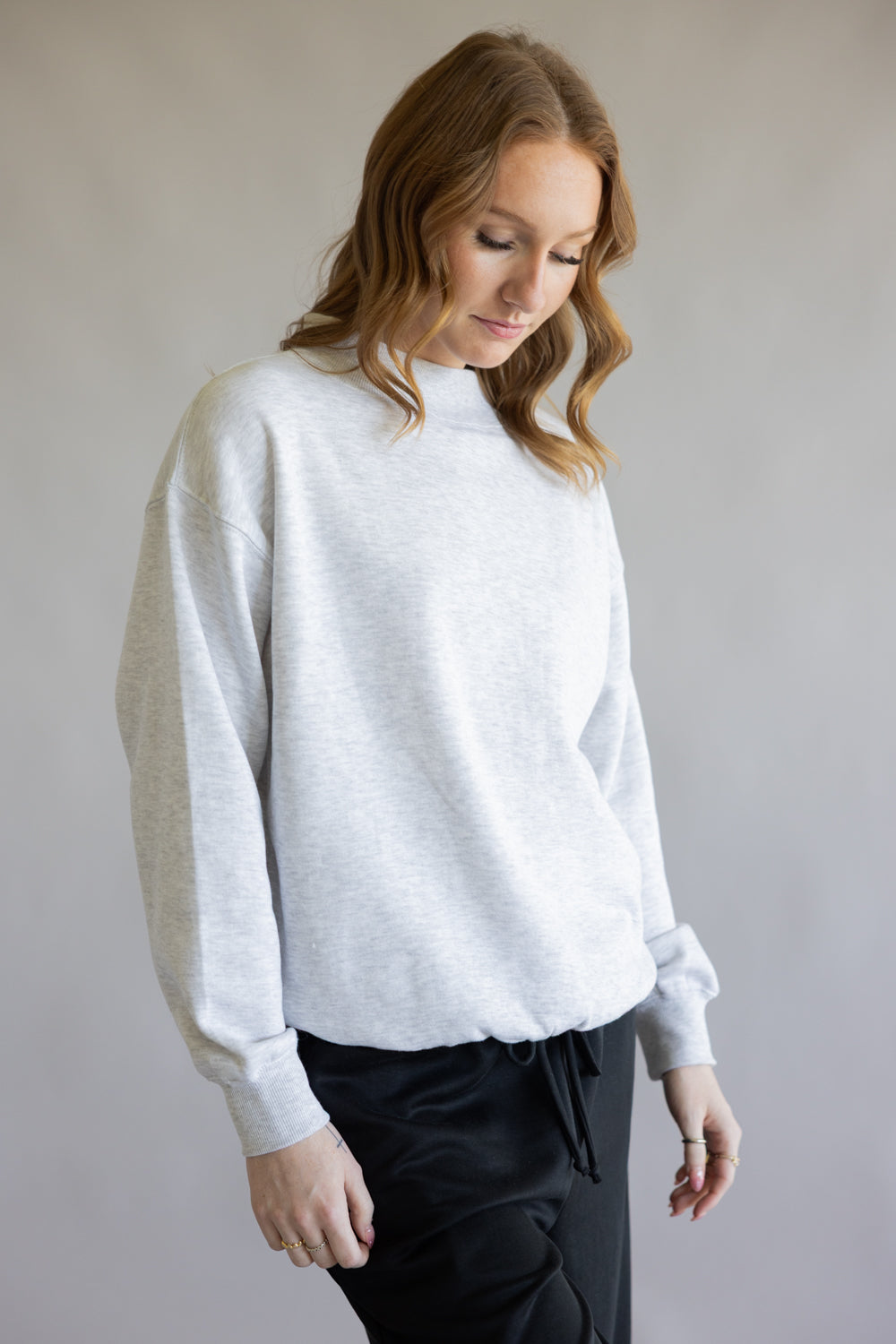 1897 Active Oversized Mock Neck Fleece Sweatshirt for Women in Ice Grey