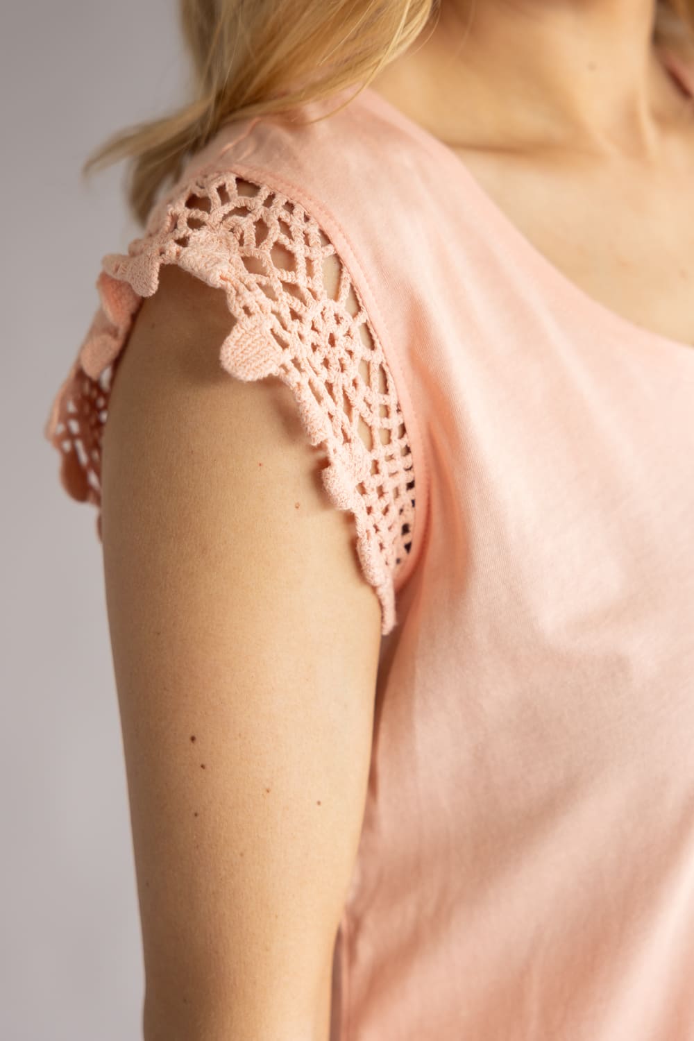 C&C California Coco Crotchet Sleeve Tee for Women in Coral