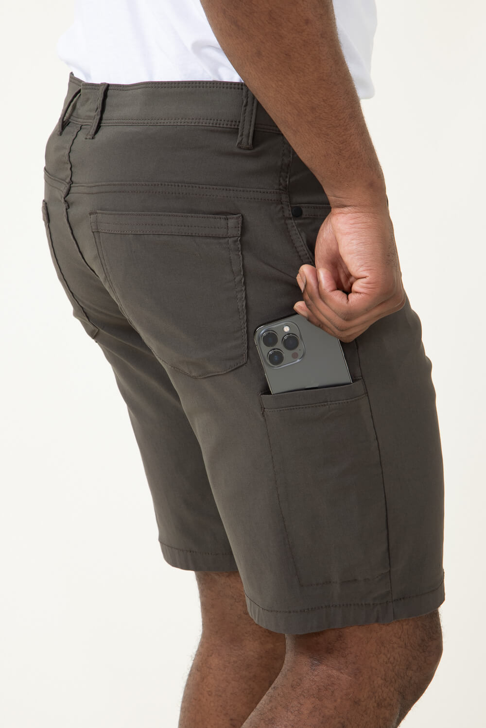 Copper & Oak Utility Flex Shorts for Men in Green K2F608312DARKOLIV