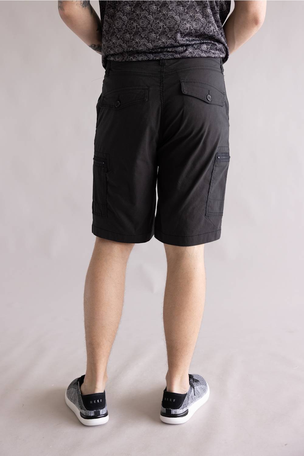 Hallstatt 10 Cargo Shorts for Men in Black | S028-TAPSHOEBLACK