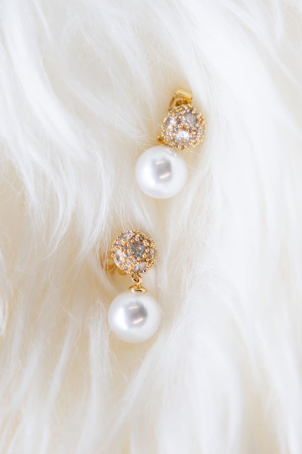 004-KW-FASHION-CORP-HOLIDAY-ORNAMENT-CZ-BALL-PEARL-DROP-GOLD-DIPPED-SJE310925GLD