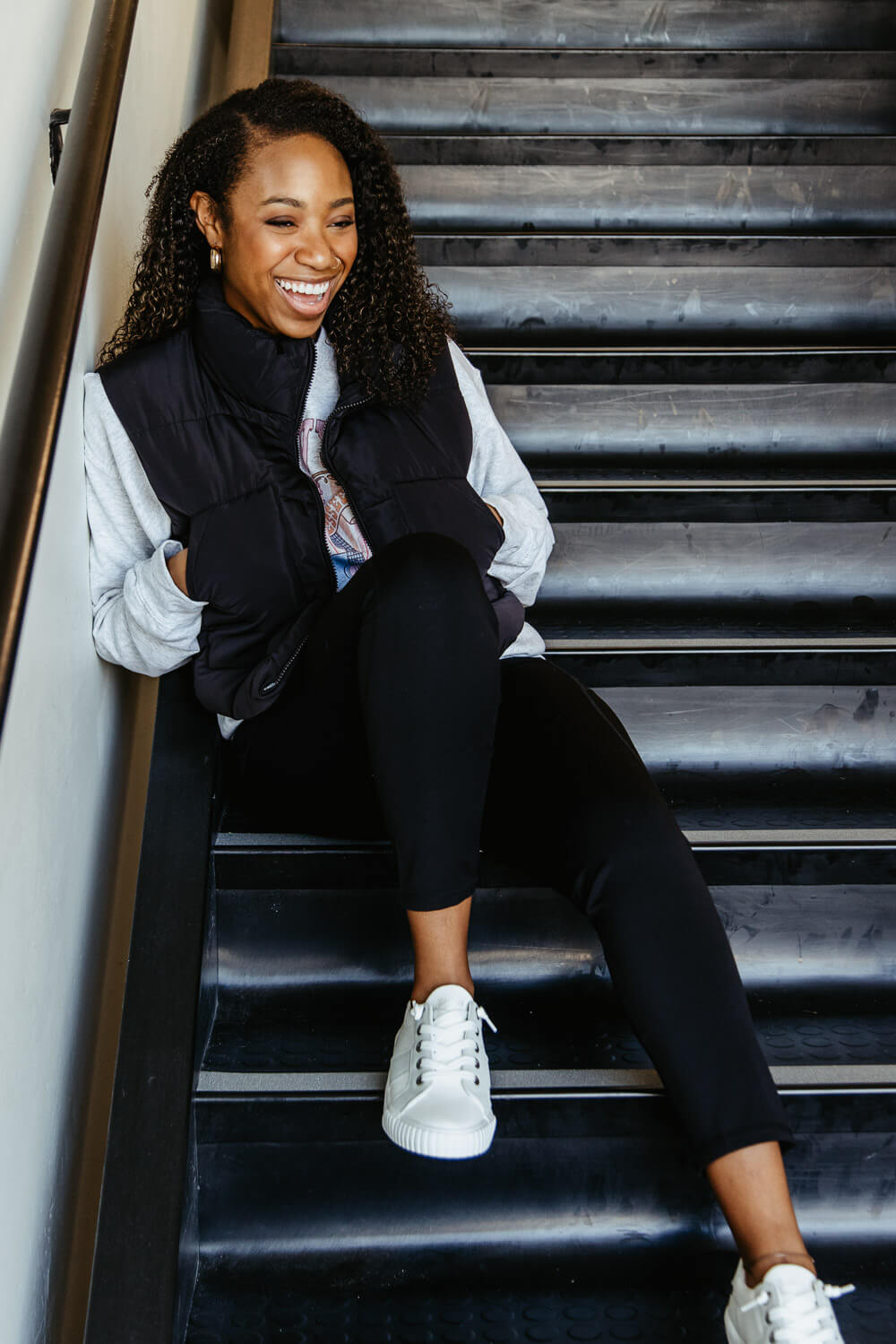 Love Tree Front Pocket Cropped Puffer Vest for Women in Black