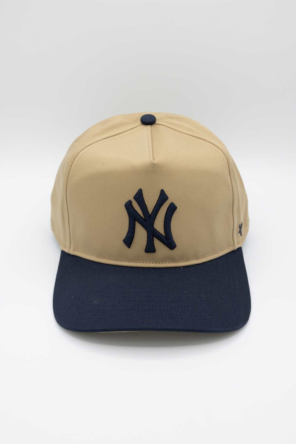 '47 New York Yankees Clean Up Hat in Khaki and Navy