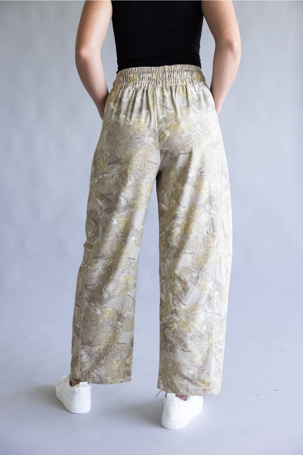 New In Camo Barrel Sweatpants for Women in Taupe Mix