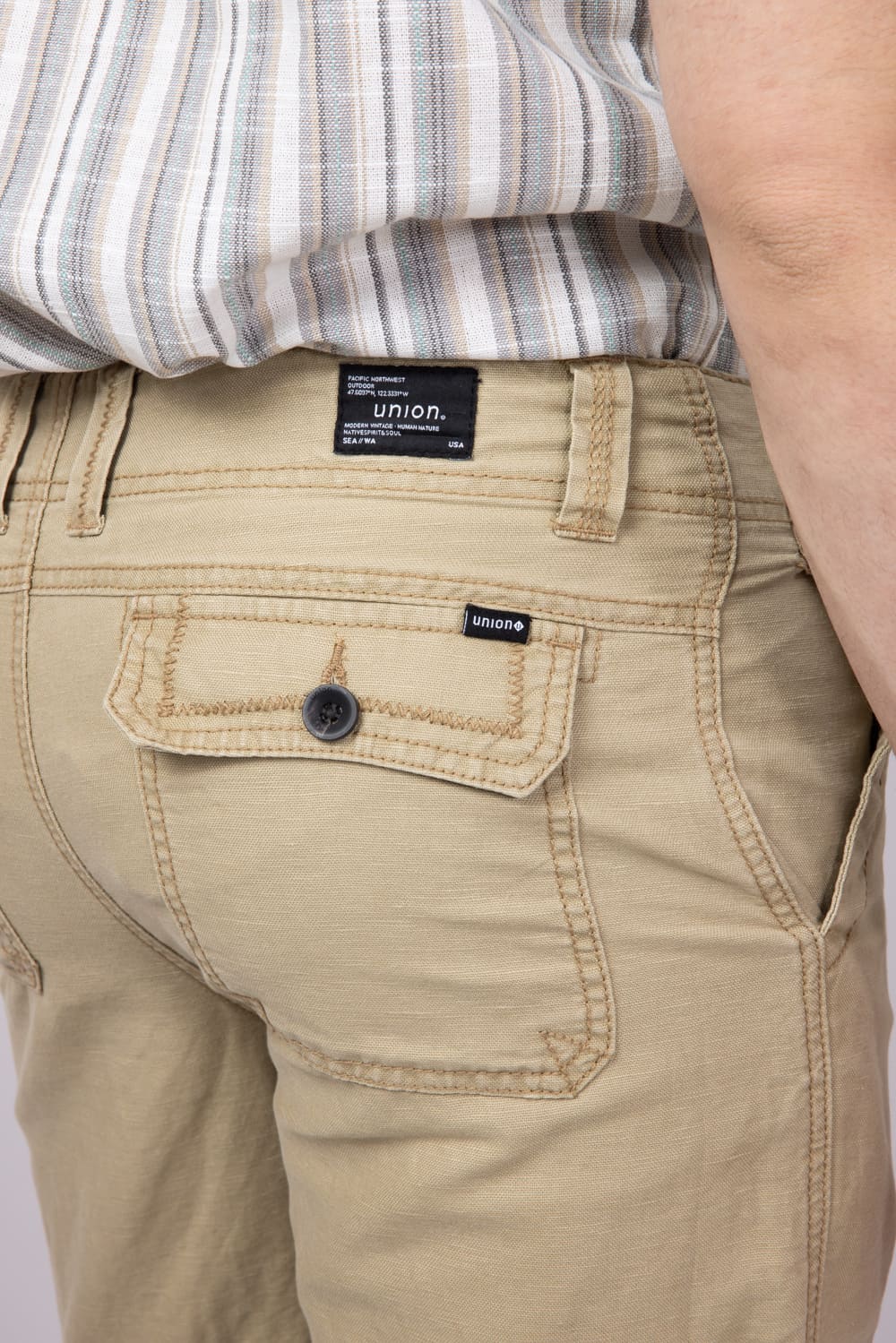 Union Isla Chino Linen 9” Shorts for Men in Chai | H181R0M