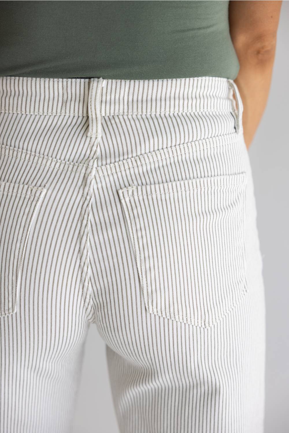 Vervet High Rise Striped Barrel Leg Jeans for Women in Tan