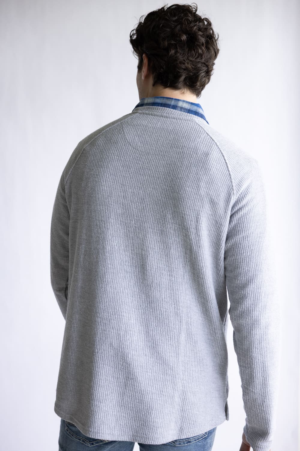 Weatherproof Ribbed Raglan Sweater for Men in Heather Grey
