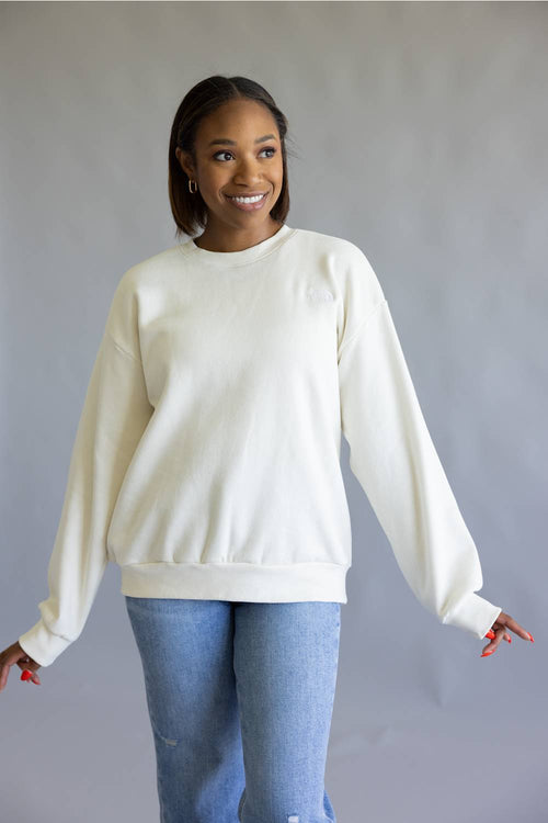 The North Face Oversized Simple Dome Fleece Sweatshirt for Women in White Dune