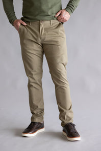 Weatherproof Vintage Leader Chino Pants for Men in Light Oak