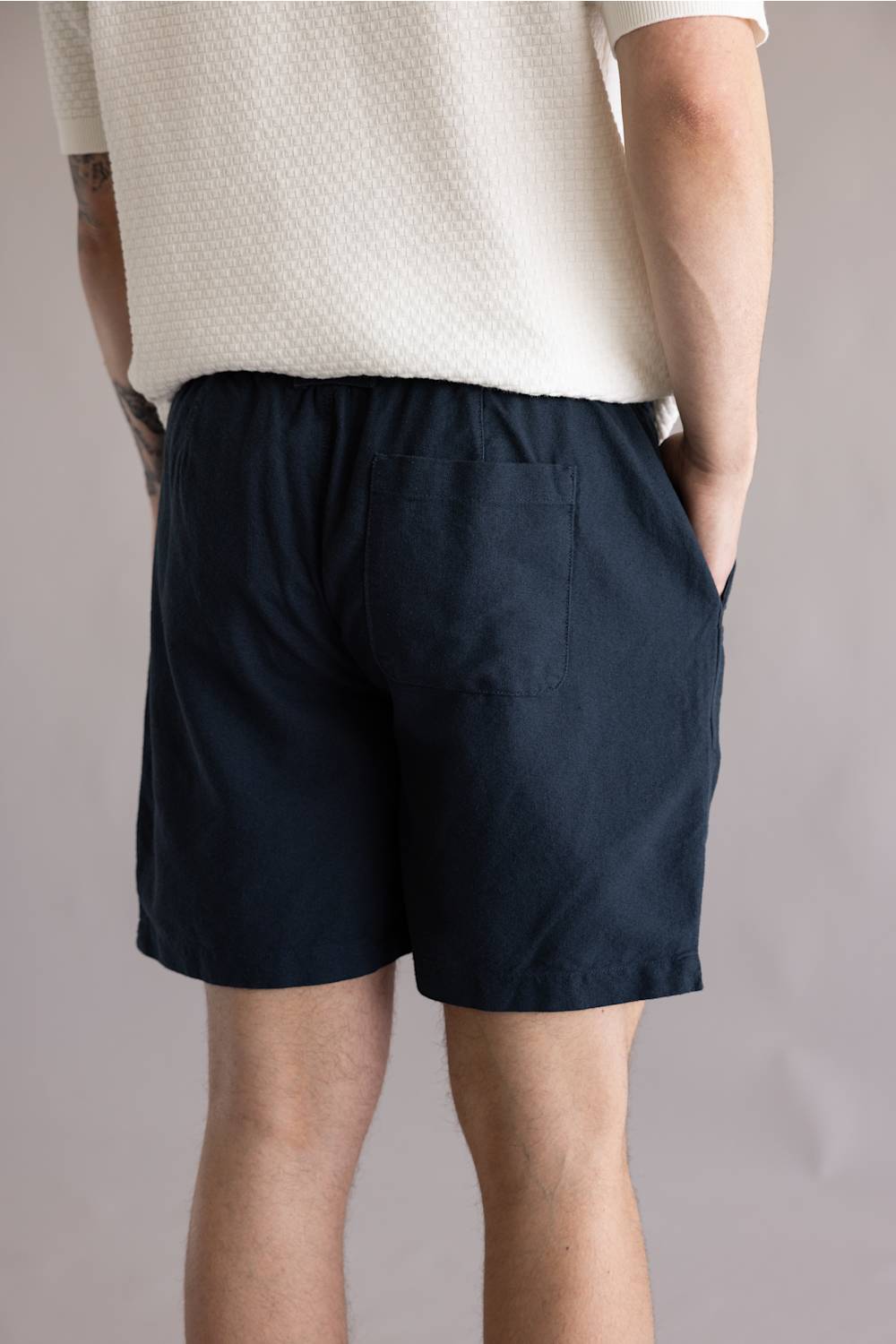 Weatherproof Vintage Linen Shorts for Men in Navy