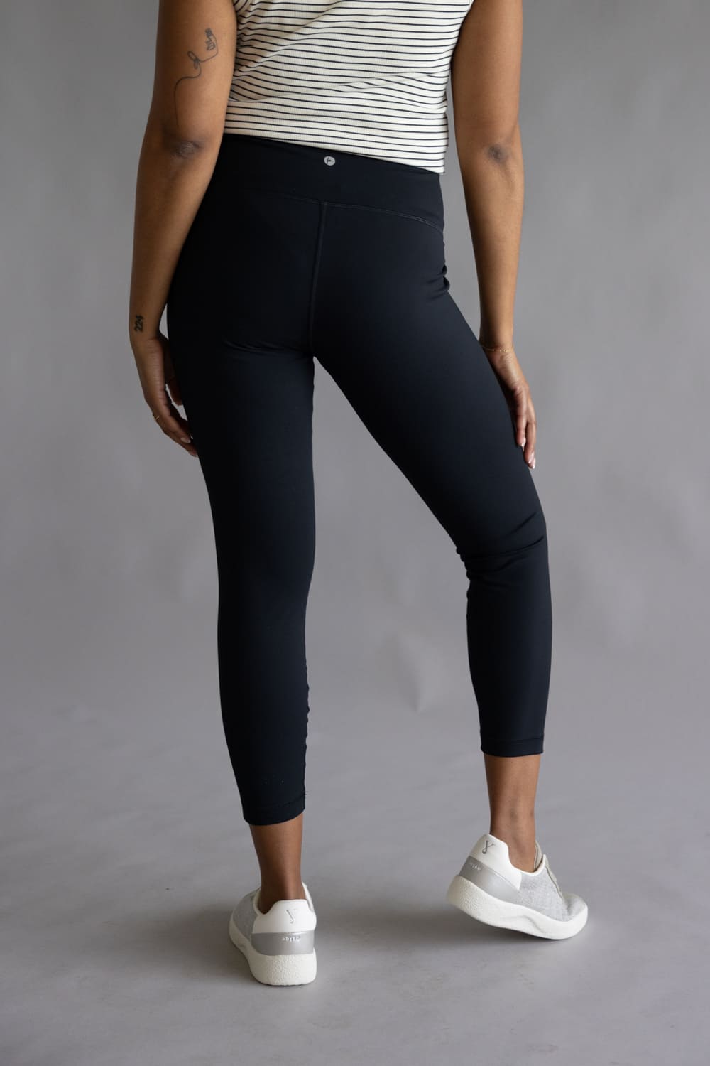 Wonderlink Everyday Seamed Leggings for Women in Black