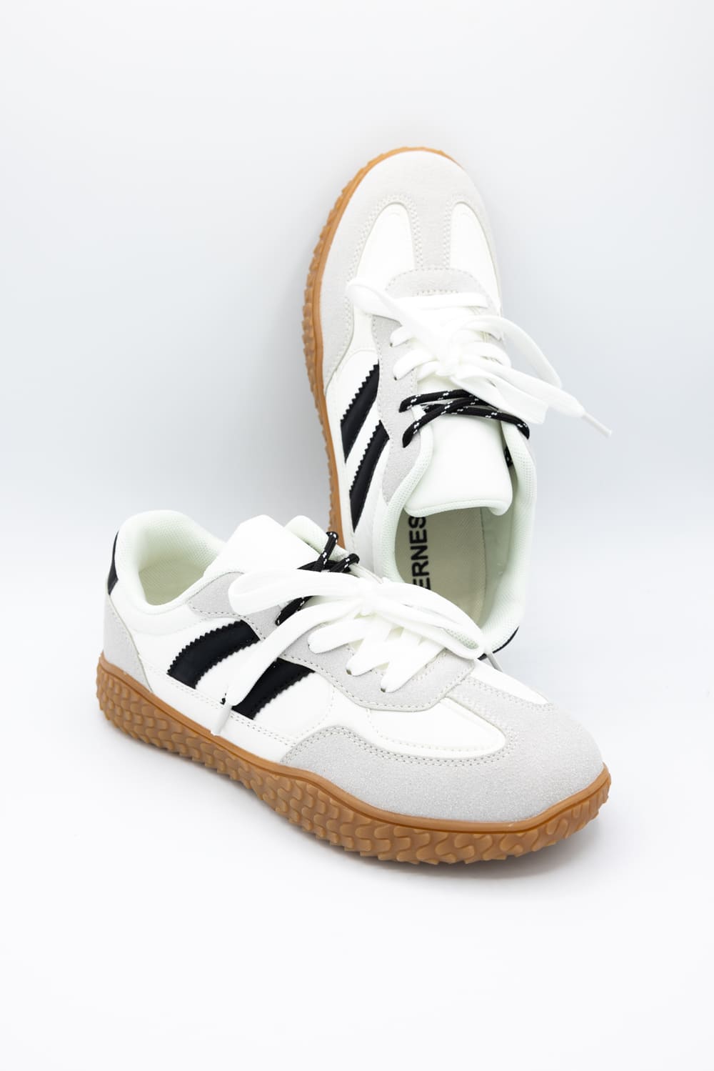 Berness Gillian Sneakers for Women in White | GILLIAN-WHITE/BLK