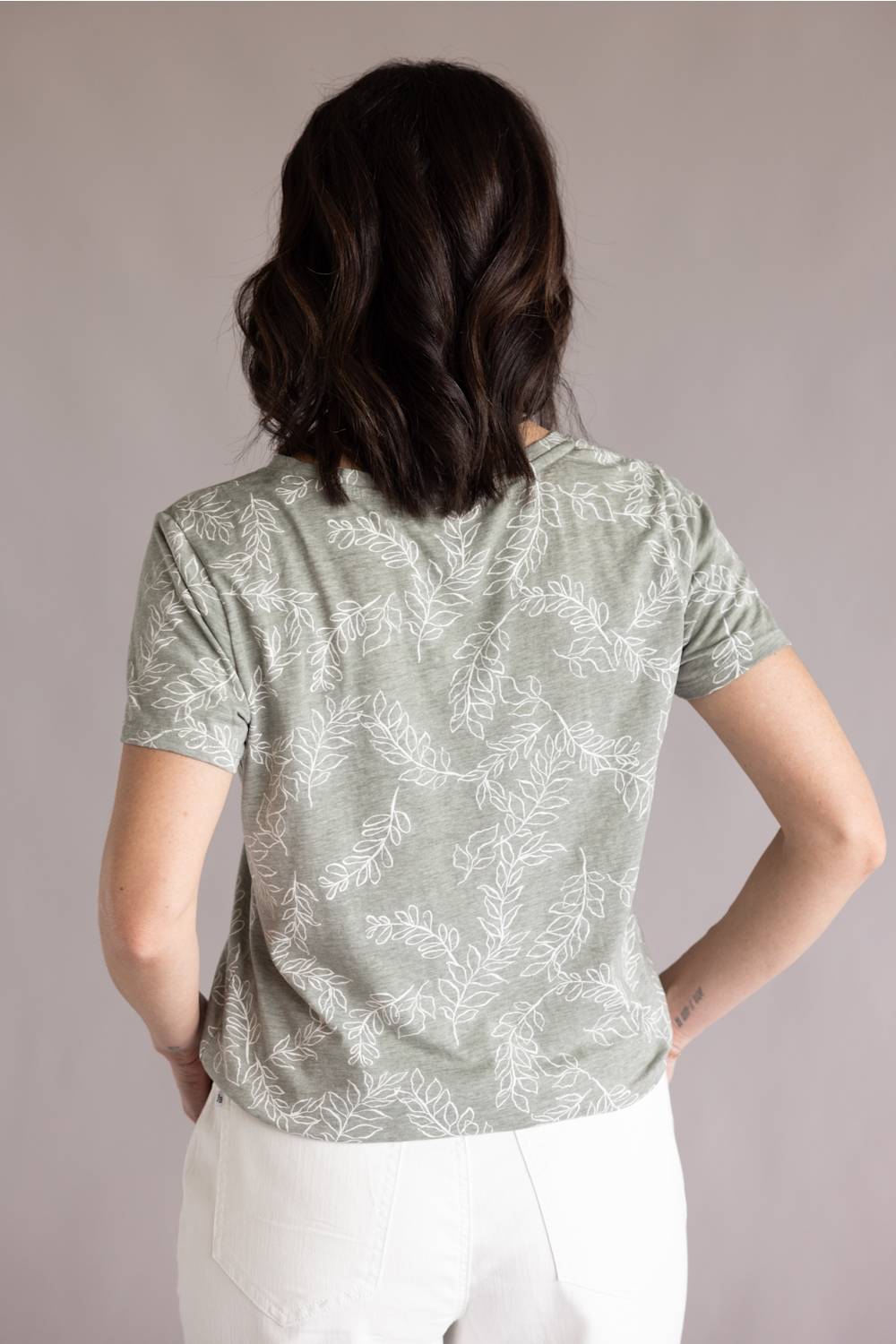 C&C California Karlie Printed Tee for Women in Vetiver Viney Leaves