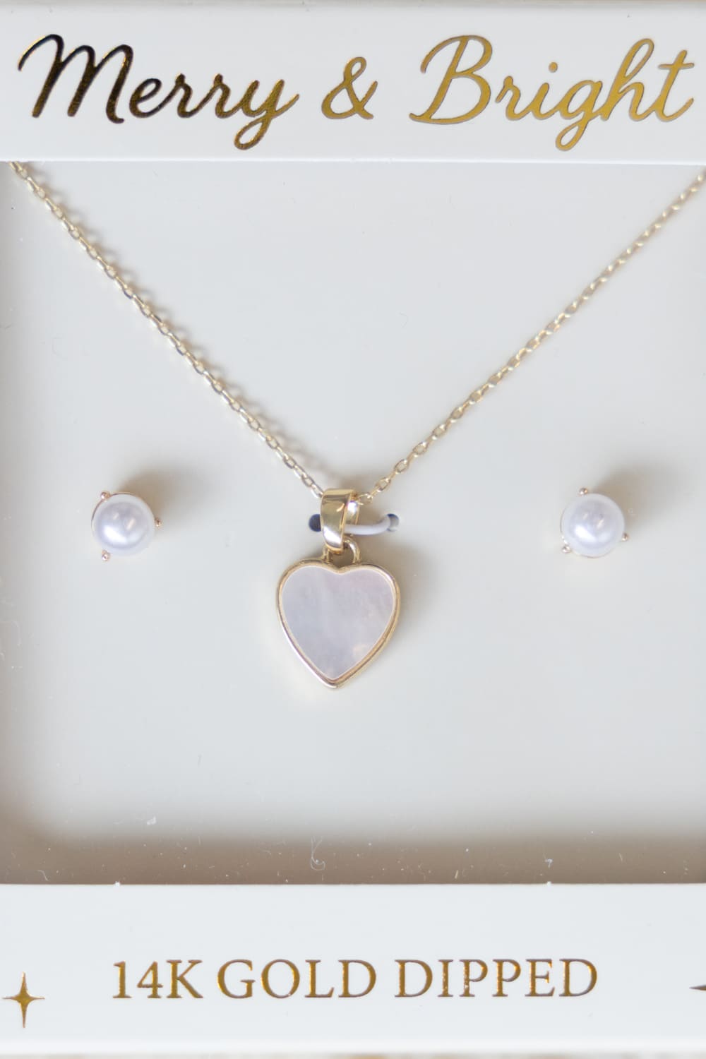 004-KW-FASHION-CORP-HEART-NECKLACE-HOLIDAY-BOX-PEARL-EARRINGS-GOLD-DIPPED-SJS390005GLD