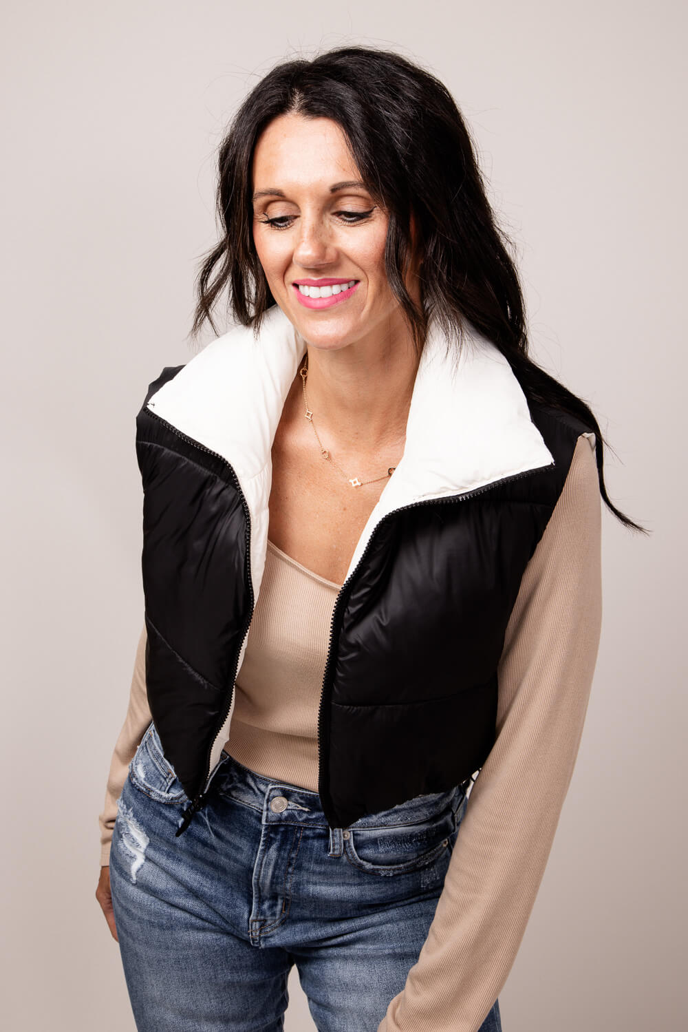 Love Tree Cropped Reversible Puffer Vest for Women in Black White 50 Glik s