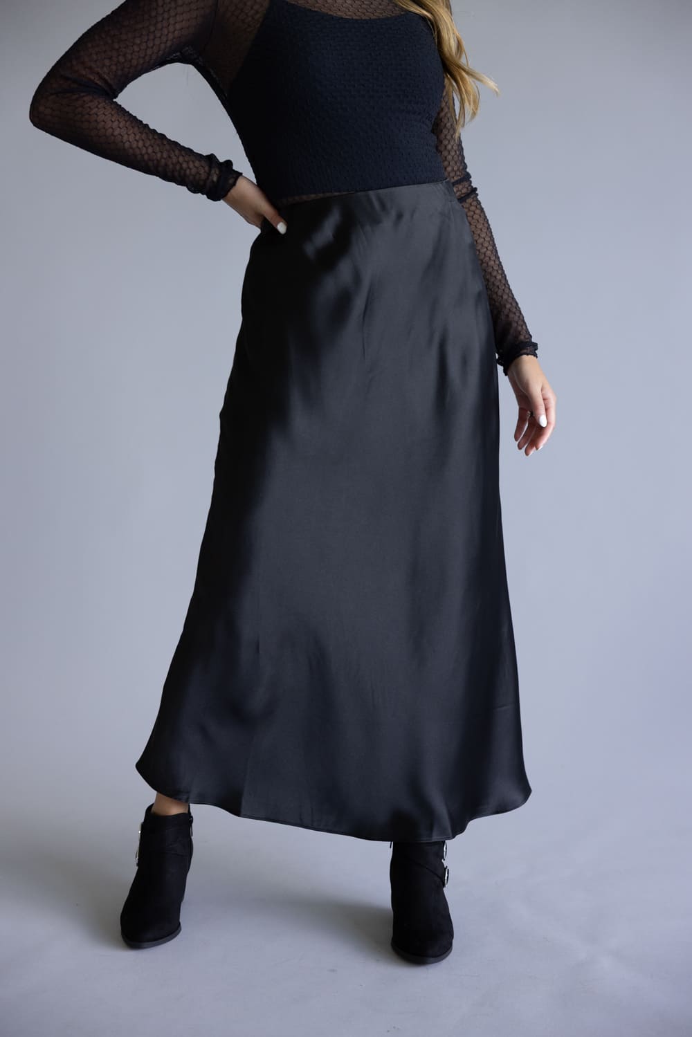 Elastic Waist Satin Maxi Skirt for Women in Black | DZ25F160-BLACK