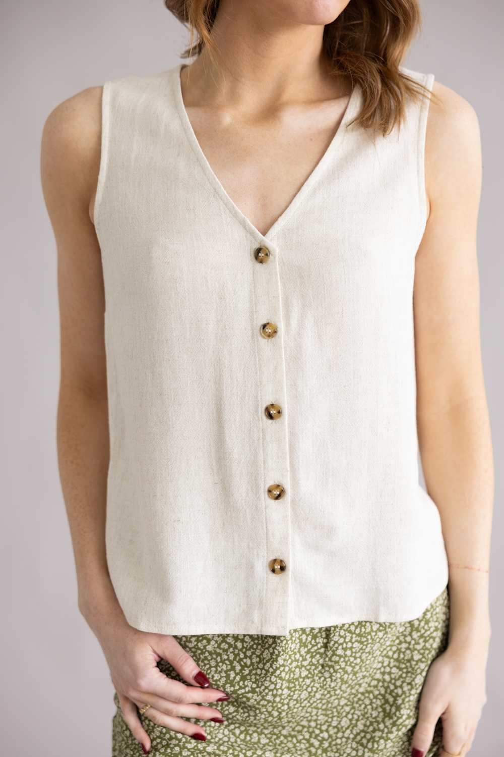 Button Front Linnen Vest for Women in Natural