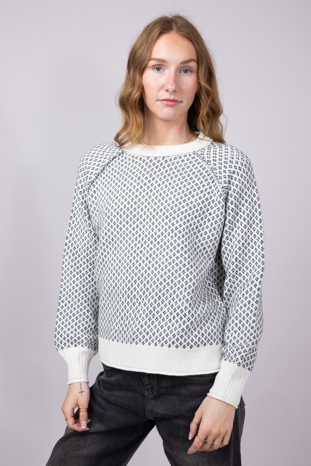 Textured Reglan Sleeve Sweater for Women in Charcoal