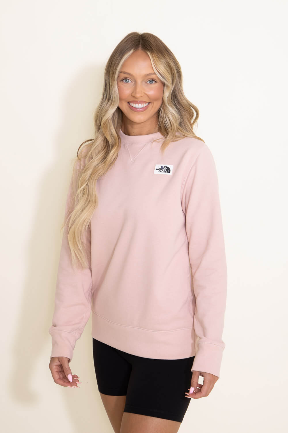 https://www.gliks.com/cdn/shop/files/006-The-North-Face-Heritage-Patch-Sweatshirt-for-Women-in-Pink-Moss-NF0A7UOO-LK6.jpg?v=1686165681