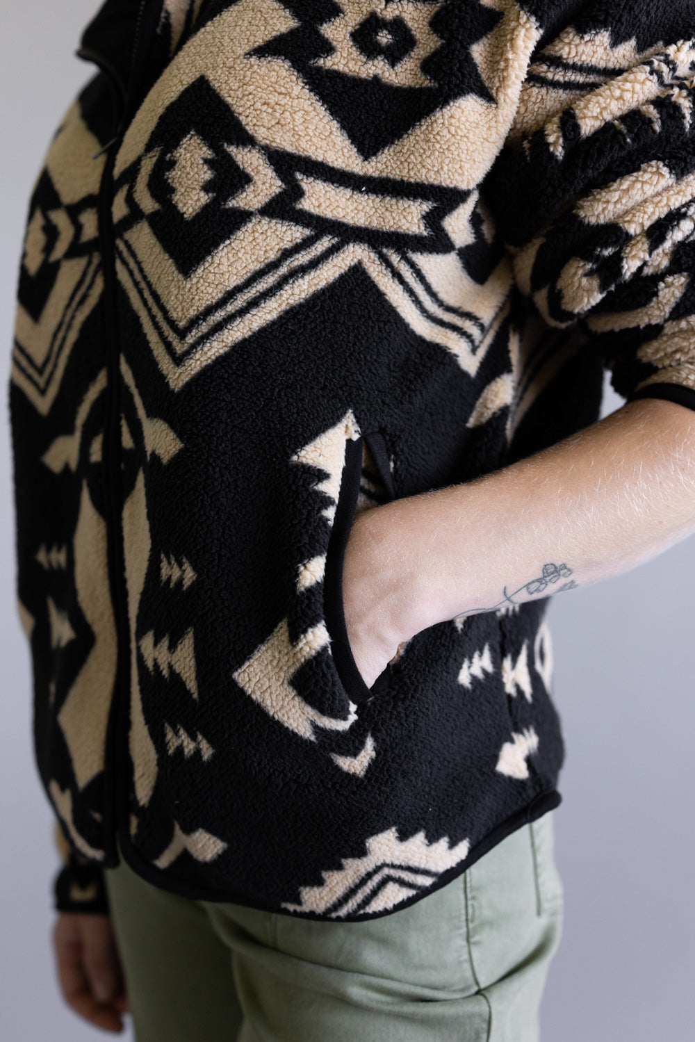 Thread & Supply Canyon Jacket for Women in Cream Black Aztec