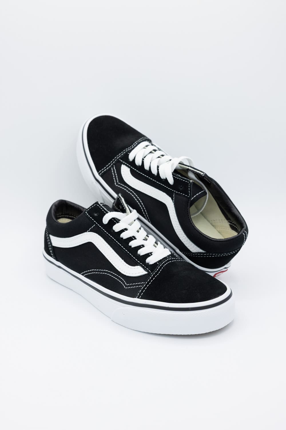 Vans Old Skool Sneakers in Black/White