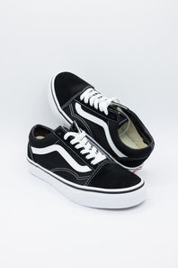 Vans Old Skool Sneakers in Black/White