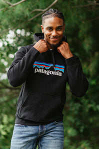 Patagonia Men’s P-6 Logo Uprisal Hoodie in Black