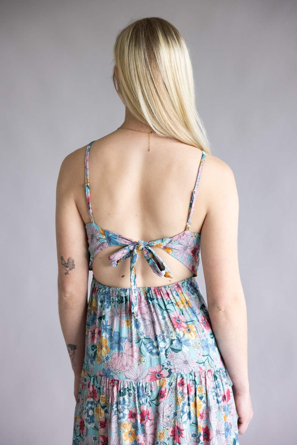 white jada dress brandy melville Gabriela Back ZipperStretchLength Measured Flat = 47Shell 1 and 2 Vivian Dress