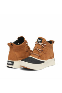 pair of sorel boots facing opposite directions 