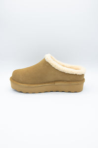 Bearpaw Izzy Platform Lo Slipper Clogs for Women in Iced Coffee