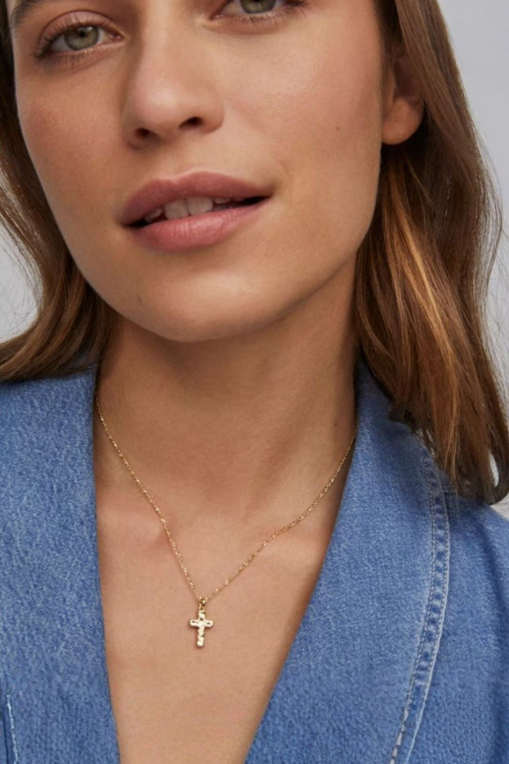 Kendra Scott Cross Pendant Necklace in Gold | 9608800869