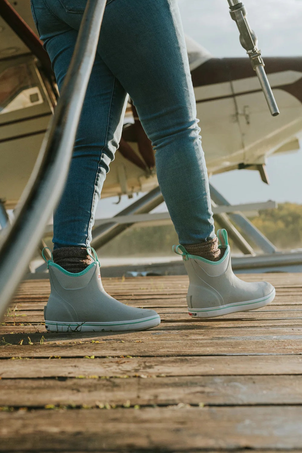 WMNS-6IN-ANKLE-DECK-BOOT-GRAY-_-XWAB102