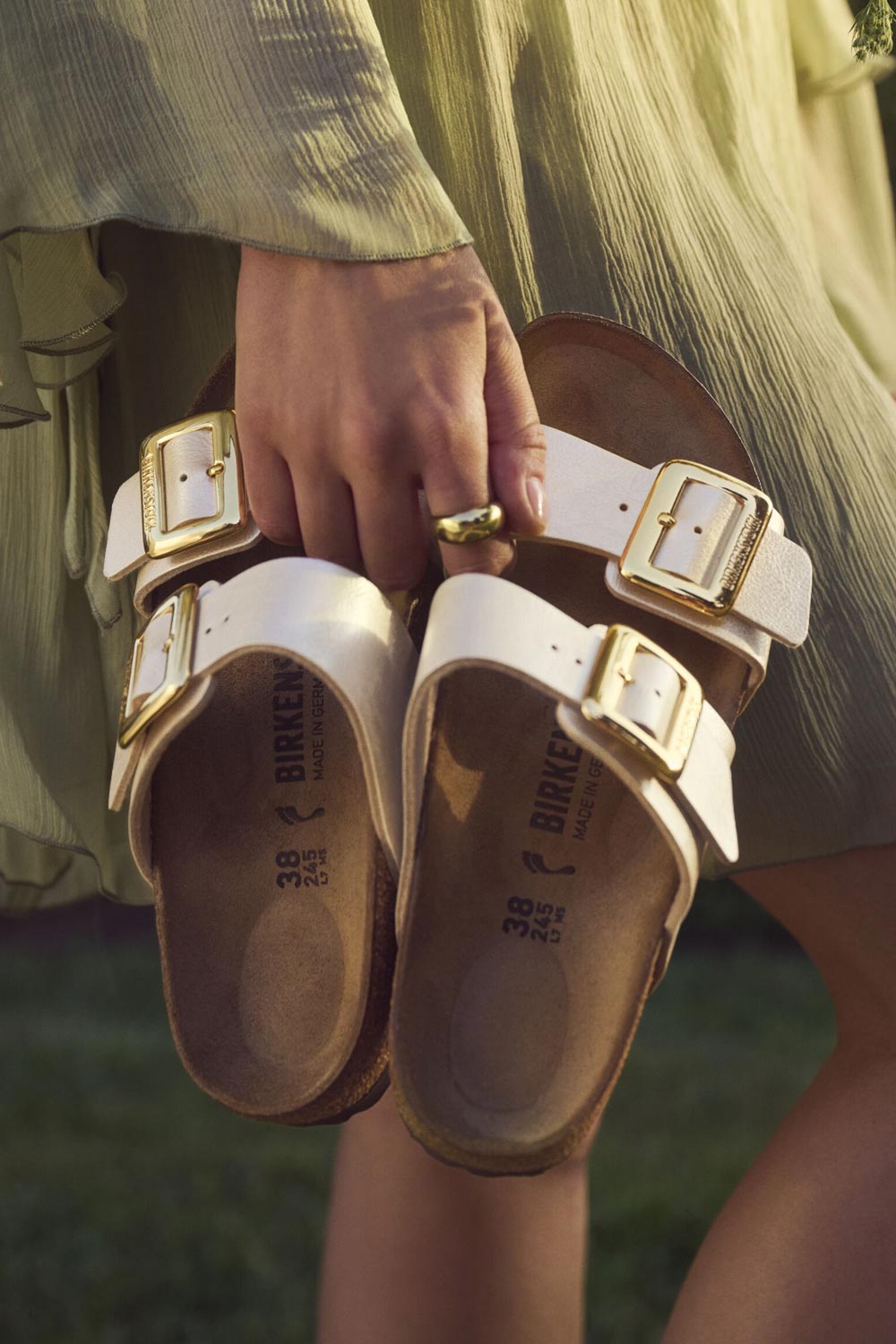  Birkenstock Sydney Luxe Buckle Sandals for Women in Pearl 