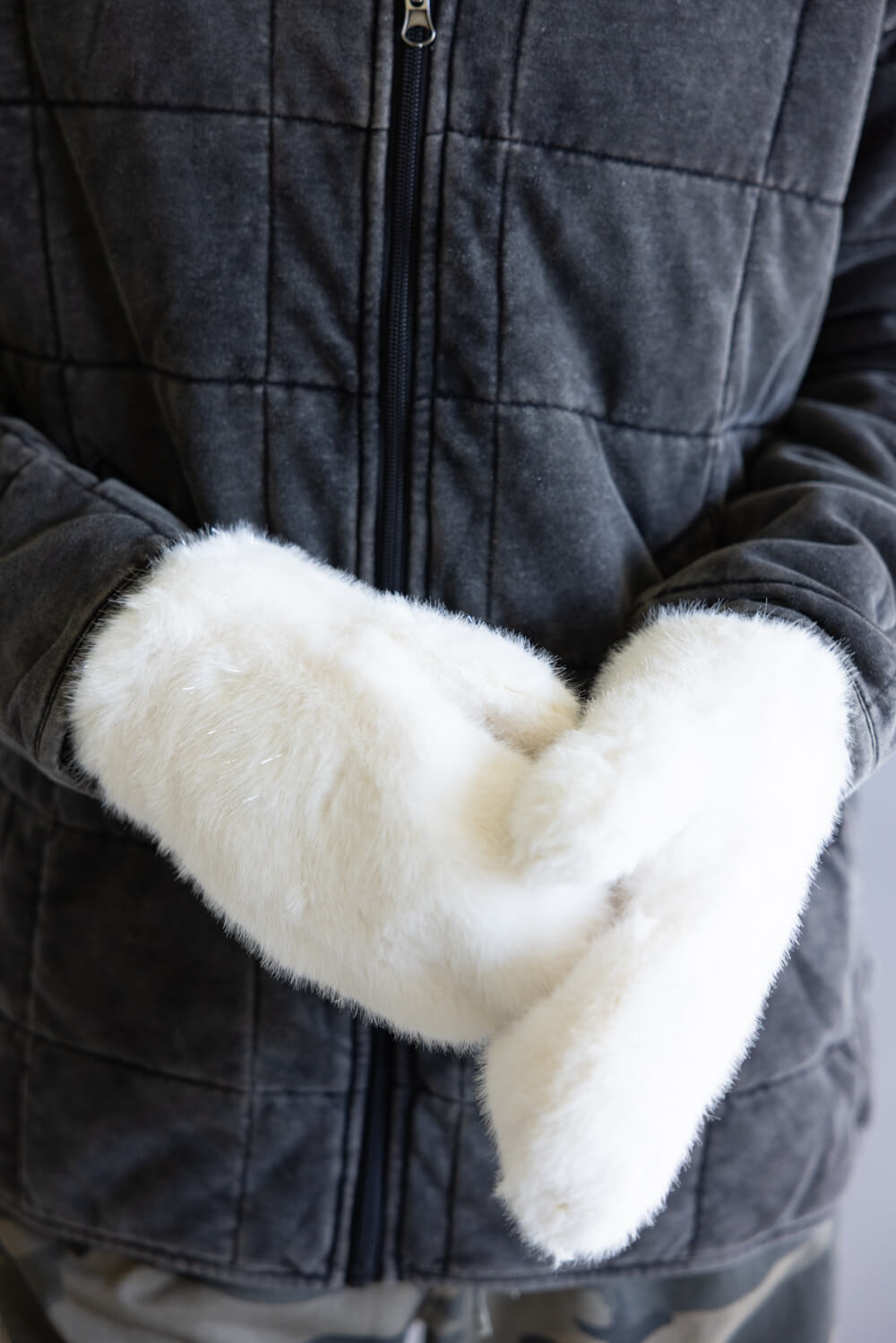 C.C. Glitter Fur Convertible Mitten for Women in Ivory