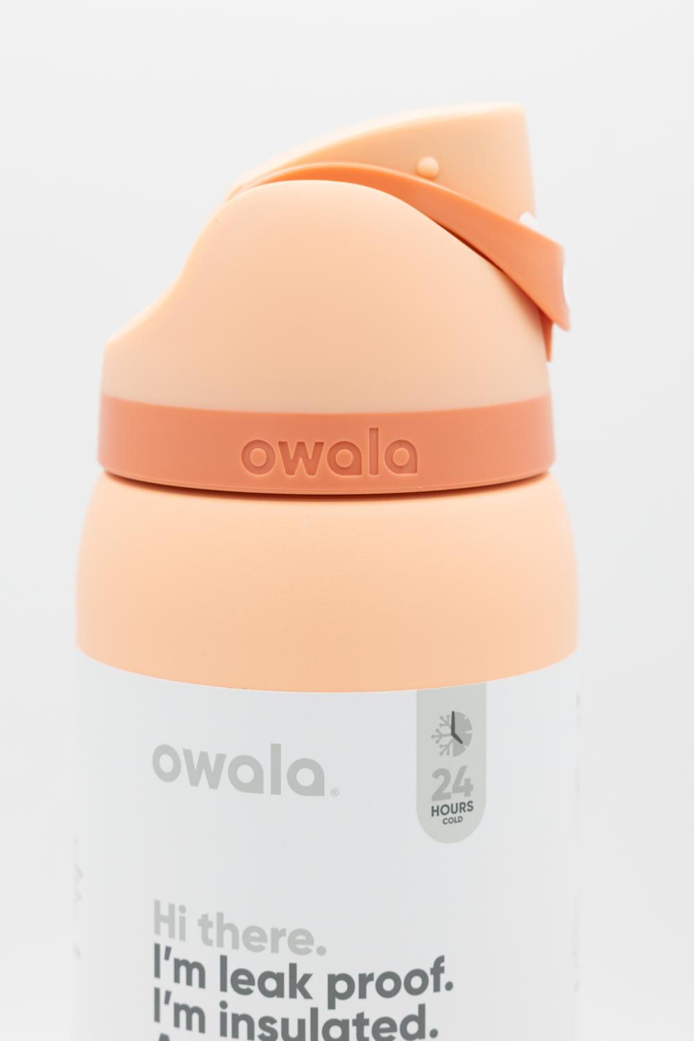 Owala FreeSip 32 oz Stainless Steel Water Bottle in Peach of Mind