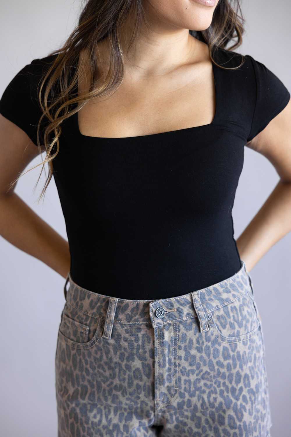 Seamless Double Layer Knit T-Shirt for Women in Black