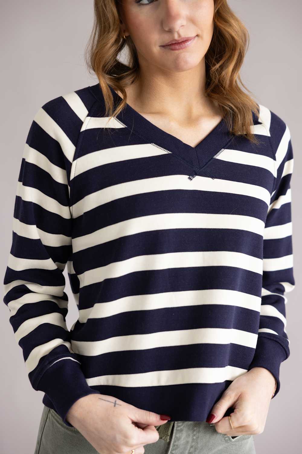 C&C California Delilah Striped V-Neck Pullover for Women in Navy/Off-White