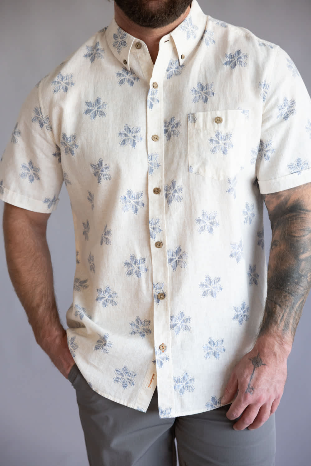Weatherproof Vintage Cotton Linen Pattern Button Up Shirt for Men in Infinity Blue