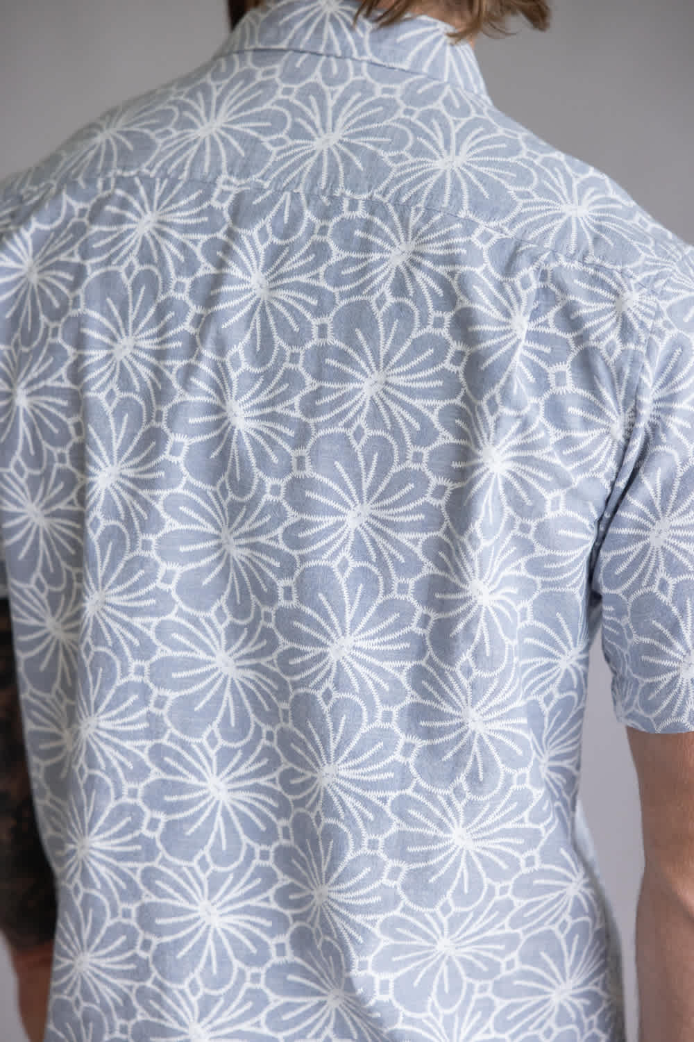 Weatherproof Vintage Cotton Pattern Button Up Shirt for Men in Infinity Blue