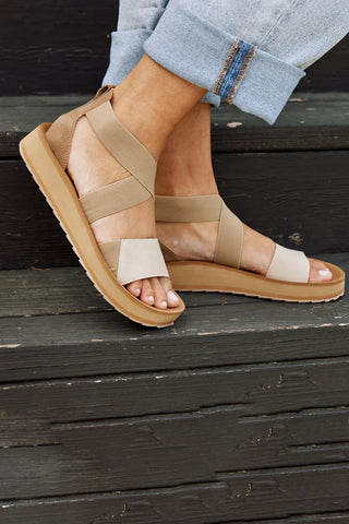 Cobian Roma Rise Sandals for Women in Taupe
