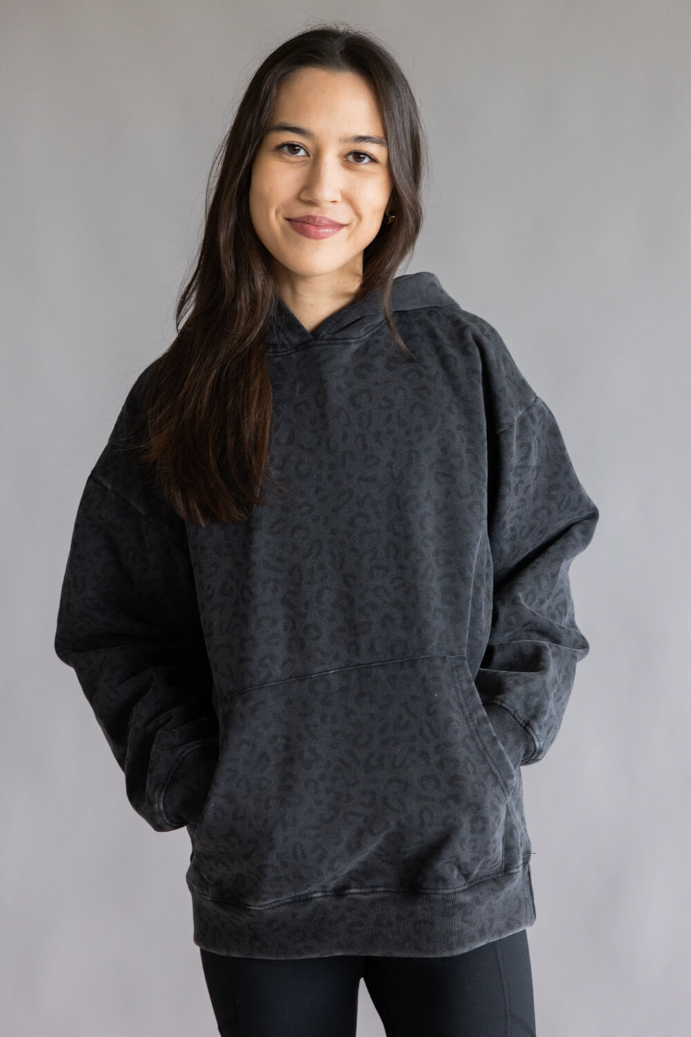 cotton-collective-leopard-print-heavyweight-vintage-hoodie-for-women-black-CCHOD475SNW-BKLEP-1