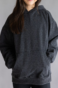 cotton-collective-leopard-print-heavyweight-vintage-hoodie-for-women-black-CCHOD475SNW-BKLEP-2