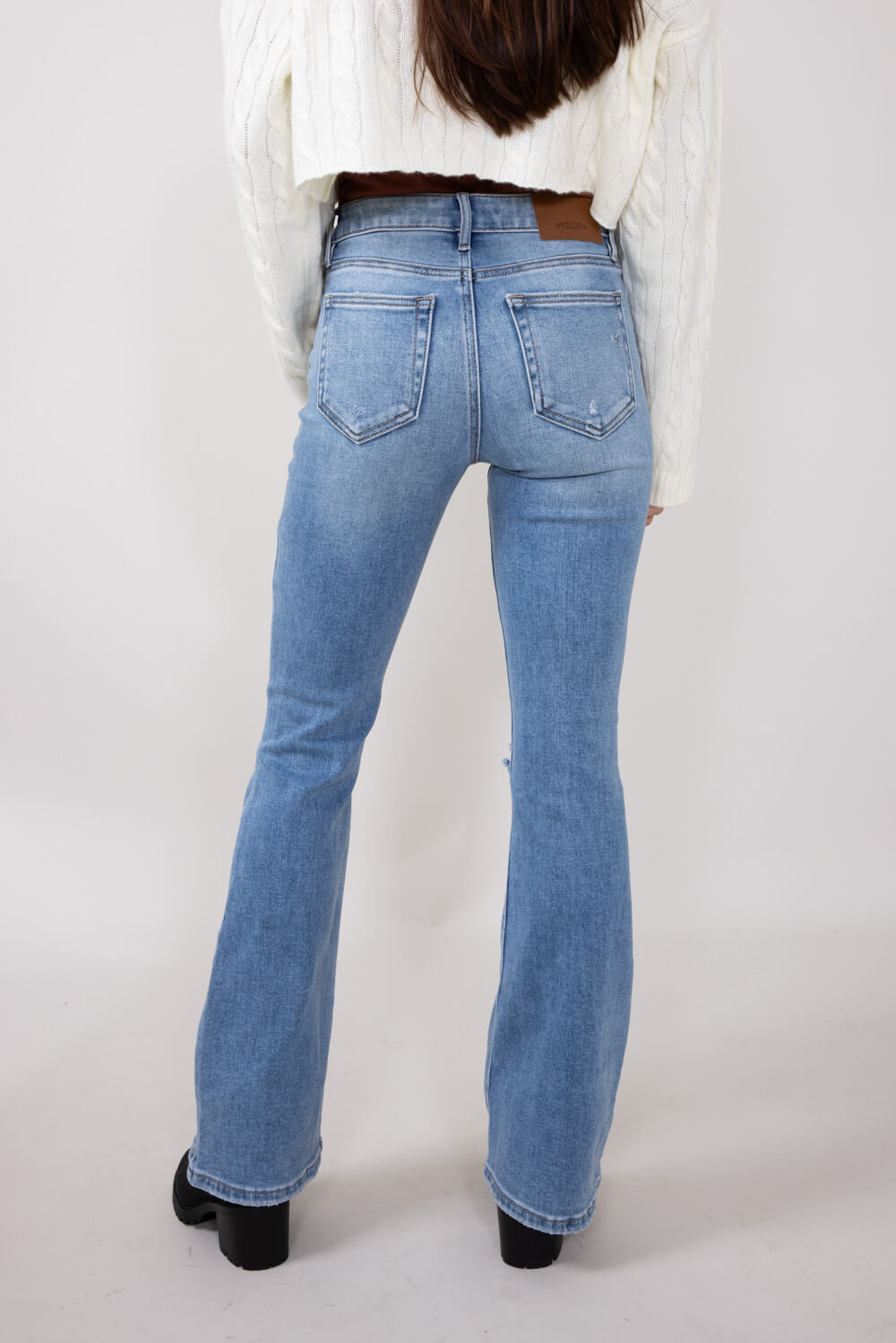 【DISCERNMENT】Flare screw medium denim jeans Cindy Scissor Cut Flare Jeans – MOD ON TREND