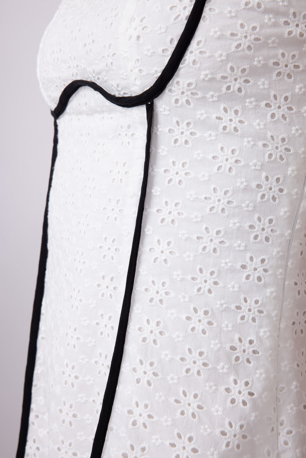 Illa Illa Eyelet Lace Binding Mini Dress for Women in Off White