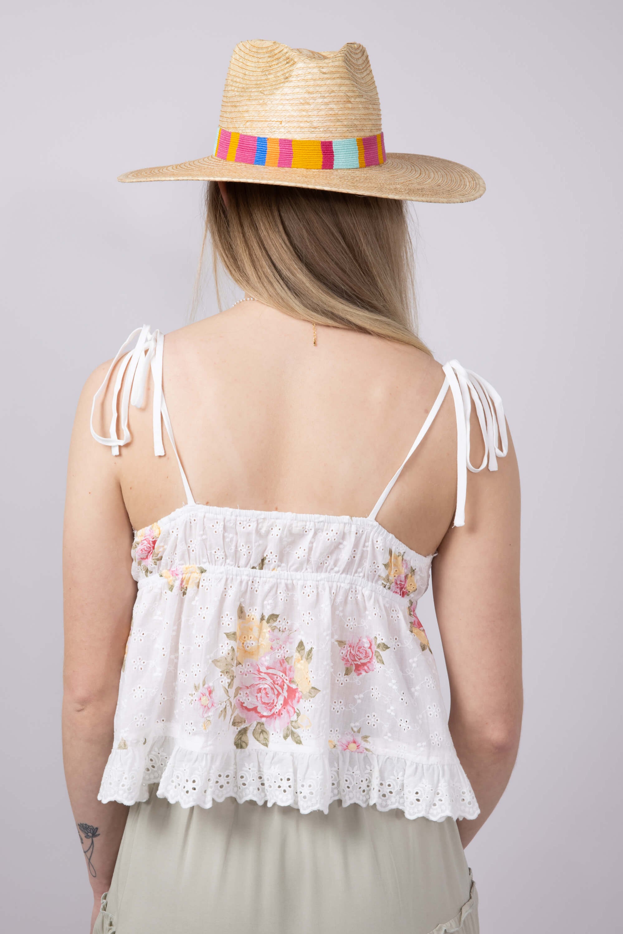 Illa Illa Floral Eyelet Flowy Cami for Women in White