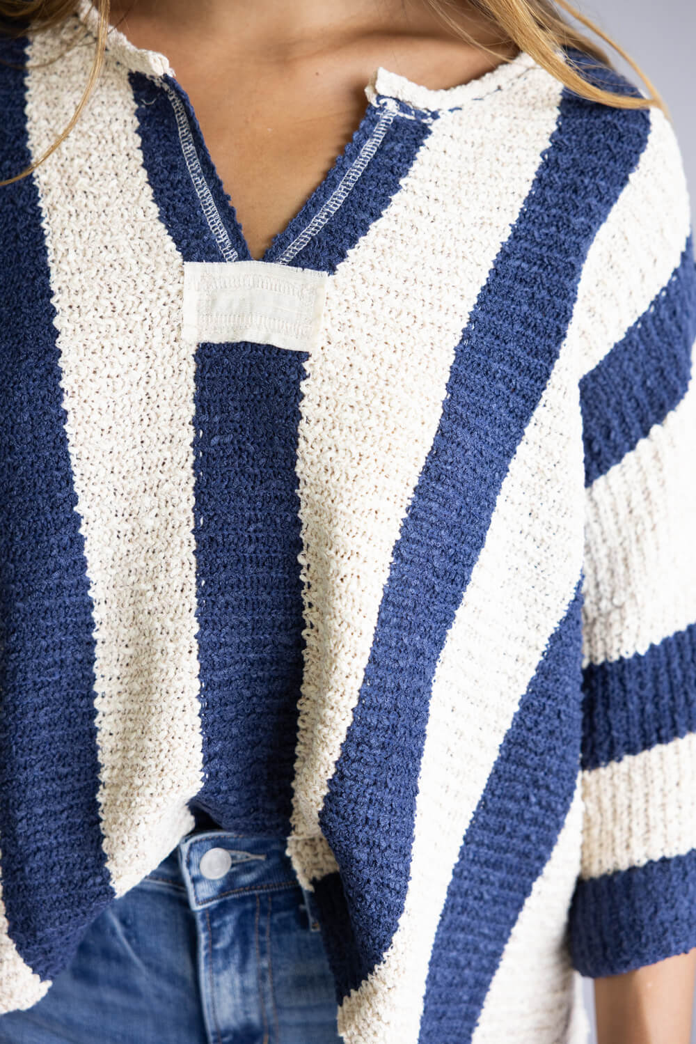 Illa Illa Vertical Stripe Quarter Sleeve Top for Women in Navy