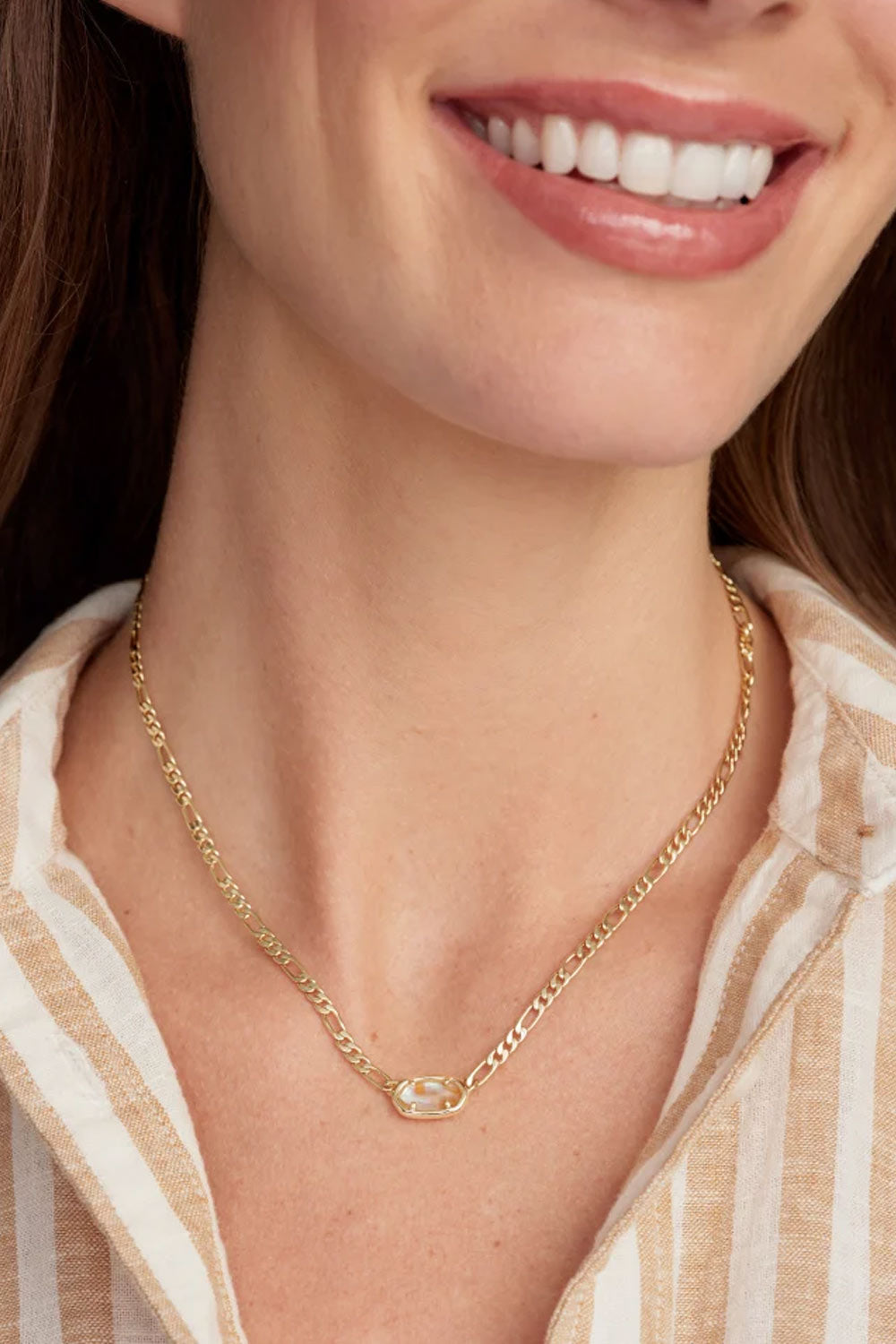 Kendra Scott Elisa Gold Figaro Short Pendant Necklace in Iridescent Abalone