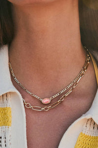 Kendra Scott Elisa Gold Figaro Short Pendant Necklace in Pink Iridescent