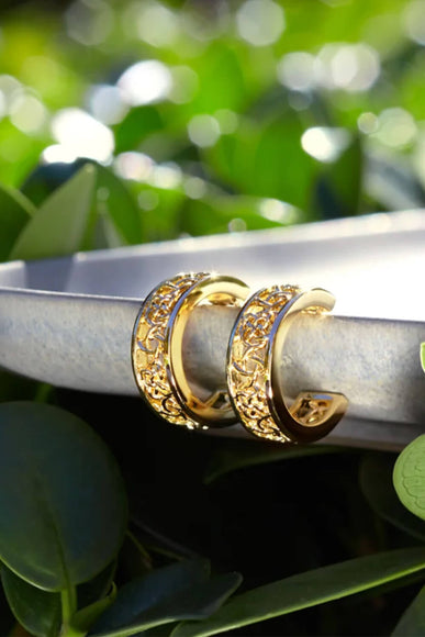 Kendra Scott Kelly Huggie Hoop Earrings in Gold