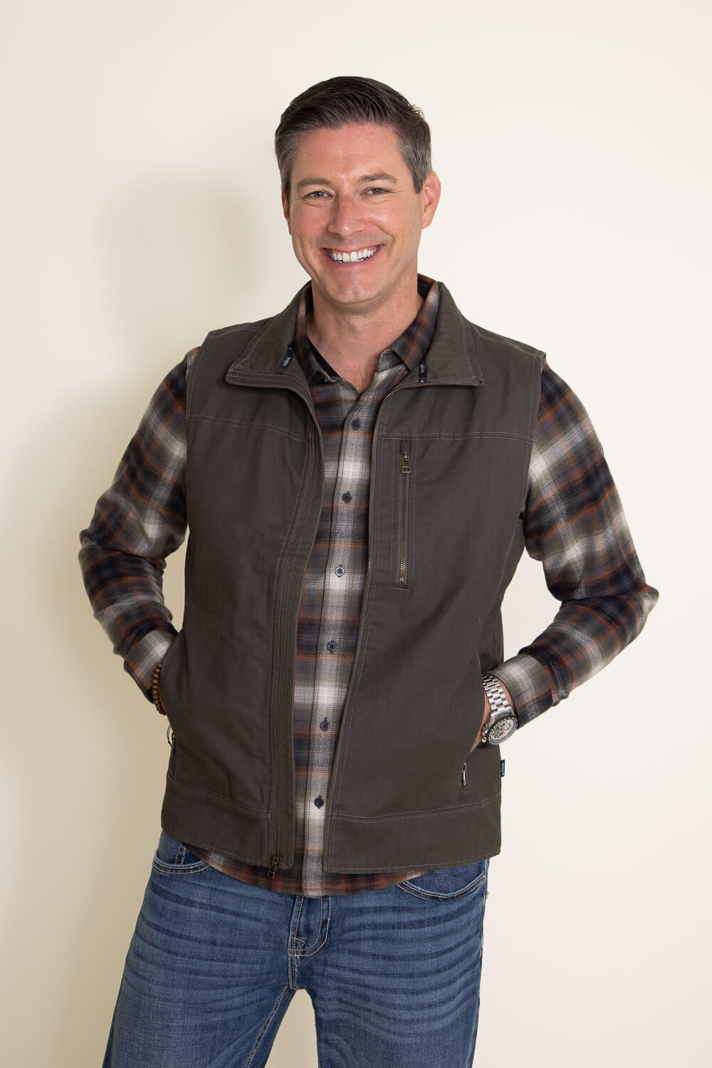 Kuhl Burr Vest for Men in Gun Metal Green 1042 GUN Glik s